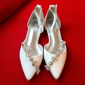 Women Satin Crystals Flat Shoes Pointed Toe